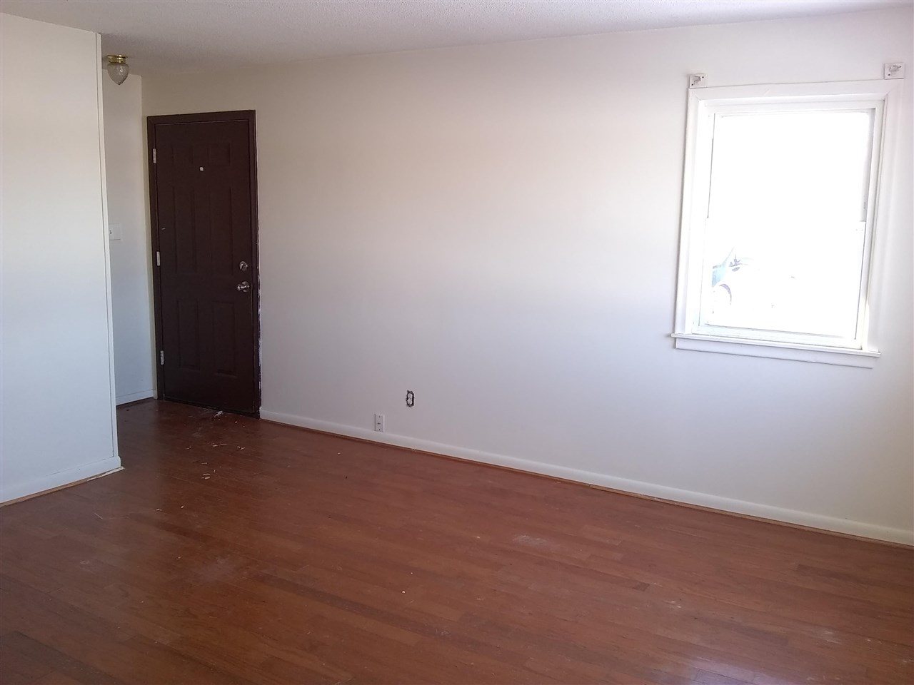 1202 Hemphill Road Burton, MI 48529 - Photo 6 of 15 50064995-5.JPG