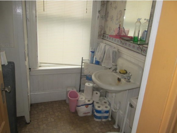 729 Pine Street Manchester, NH 03104 - Photo 5 of 9