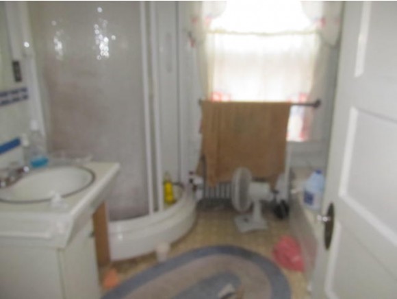 729 Pine Street Manchester, NH 03104 - Photo 8 of 9