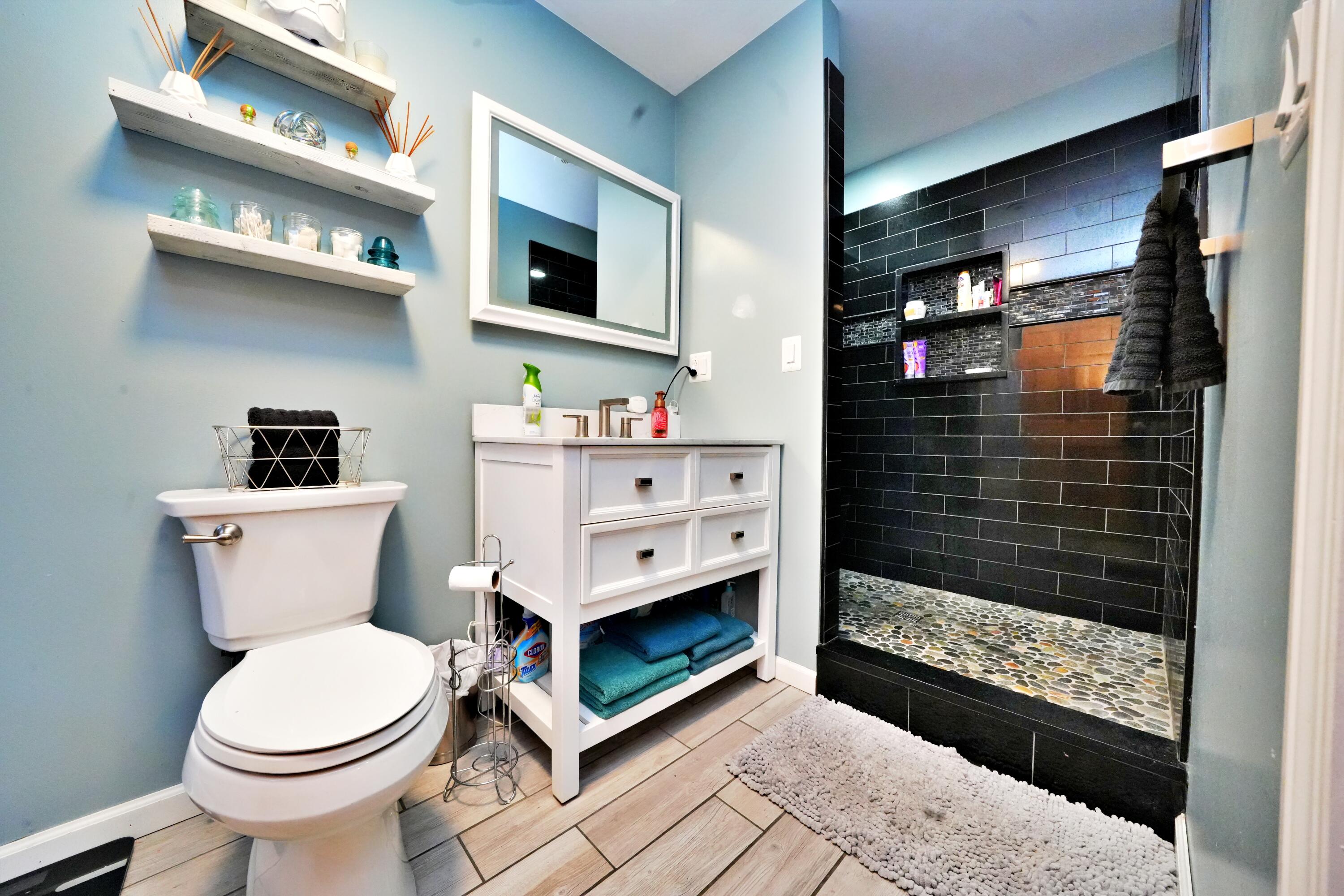 339 Jefferson Road Washington, ME 04574 - Photo 26 of 31 Master bath