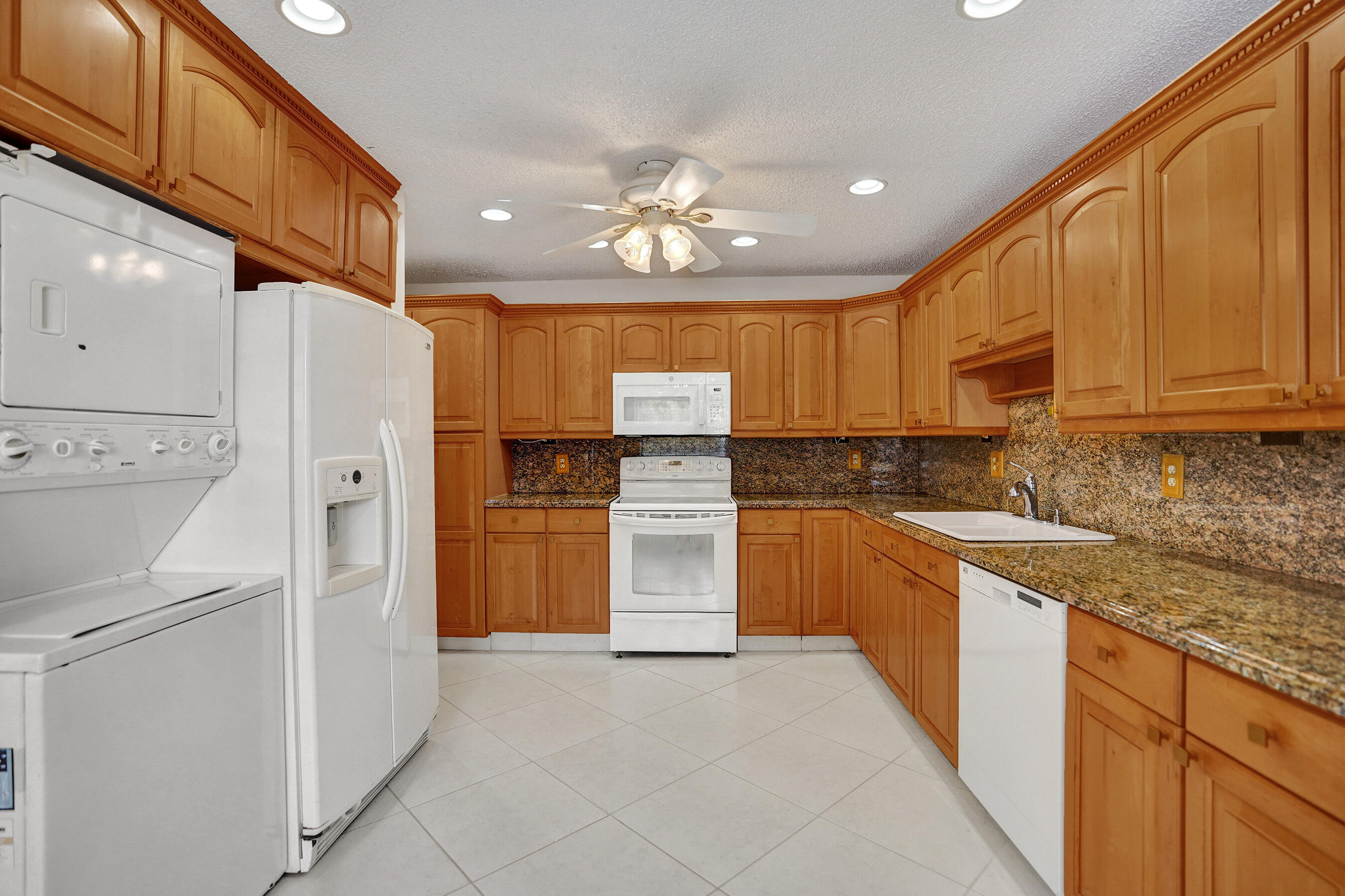 1260 Northwest 20th Avenue, Unit 203 Delray Beach, FL 33445 - Photo 18 of 48 Kitchen