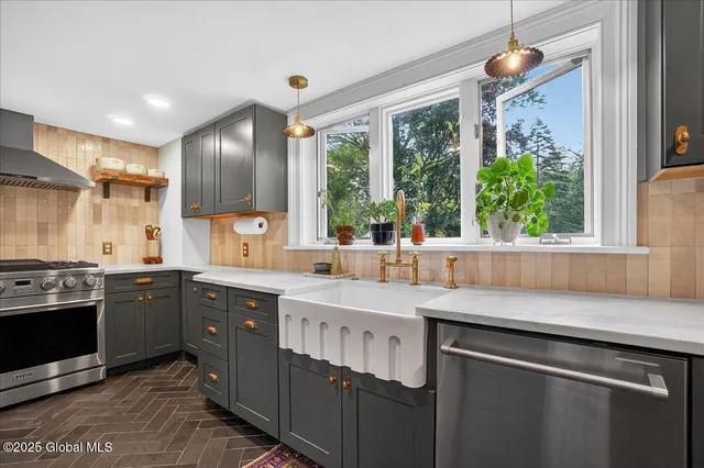 $585,000 | 1575 New Scotland Road, Bethlehem, NY 12159