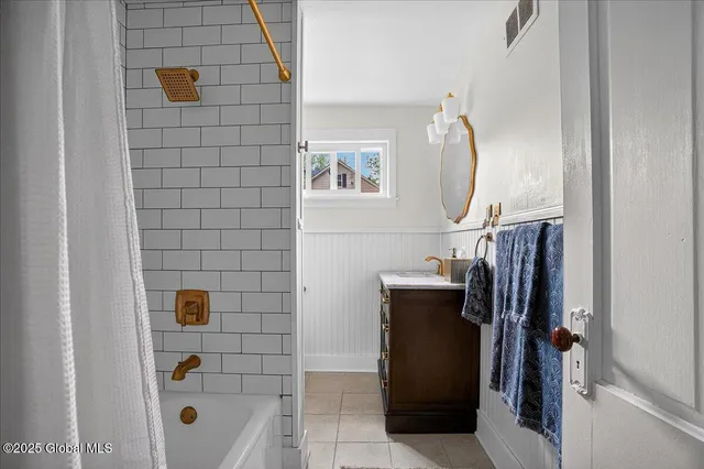 $585,000 | 1575 New Scotland Road, Bethlehem, NY 12159