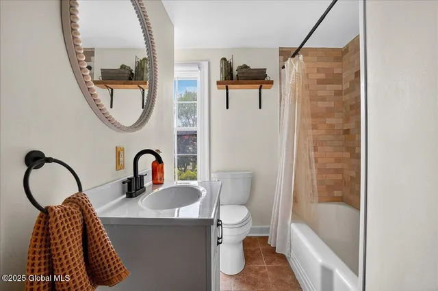 $585,000 | 1575 New Scotland Road, Bethlehem, NY 12159