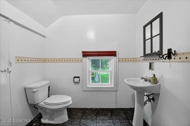 $585,000 | 1575 New Scotland Road, Bethlehem, NY 12159