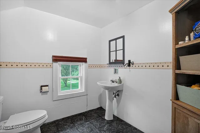 $585,000 | 1575 New Scotland Road, Bethlehem, NY 12159