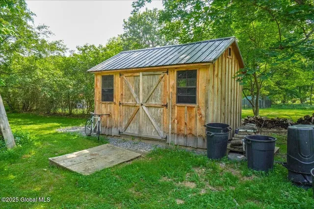 $585,000 | 1575 New Scotland Road, Bethlehem, NY 12159