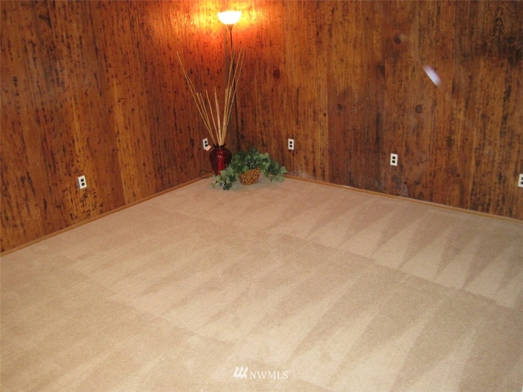 18809 Cook Road Southeast Yelm, WA 98597 - Photo 12 of 25 Gallery Image 12