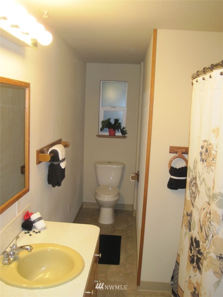 18809 Cook Road Southeast Yelm, WA 98597 - Photo 6 of 25 Gallery Image 6