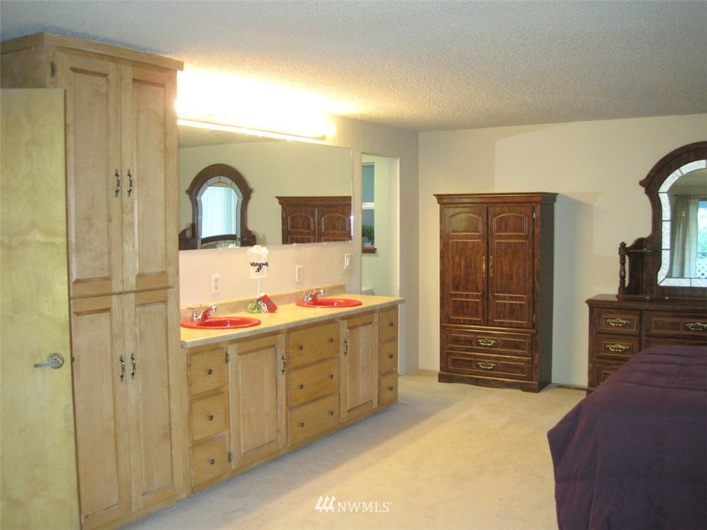 18809 Cook Road Southeast Yelm, WA 98597 - Photo 9 of 25 Gallery Image 9