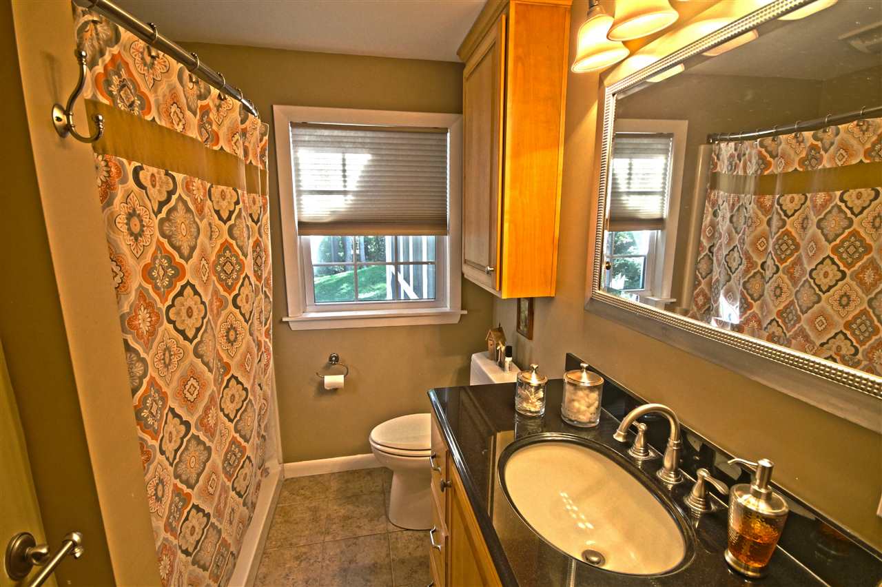 104 South Road Londonderry, NH 03053 - Photo 12 of 40