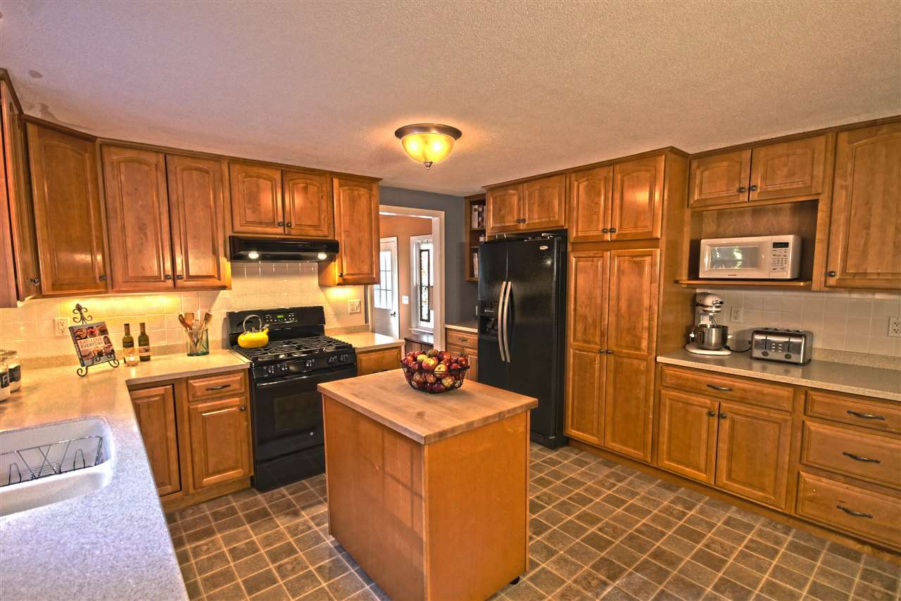 104 South Road Londonderry, NH 03053 - Photo 6 of 40