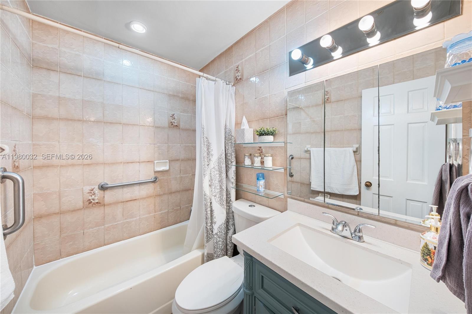 10020 Southwest 83rd Street Miami, FL 33173 - Photo 15 of 27