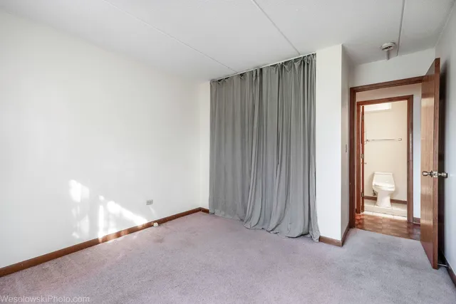 $164,900 | 577 Fairway View Drive, Unit 1J, Wheeling, IL 60090