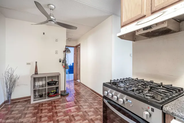 $164,900 | 577 Fairway View Drive, Unit 1J, Wheeling, IL 60090