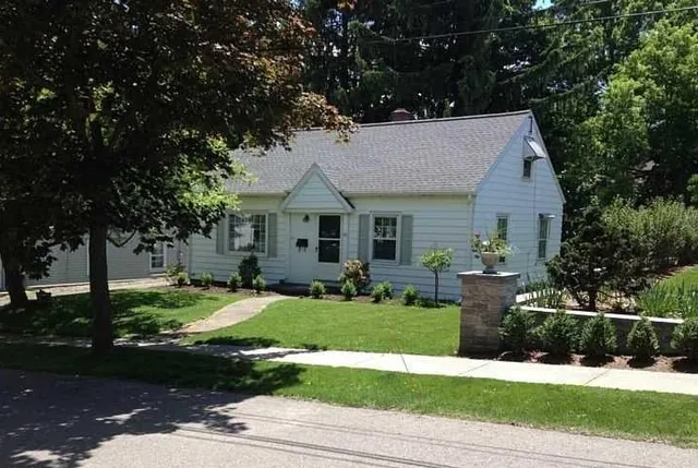$299,900 | 15 Maple Street, Pittsford, NY 14534