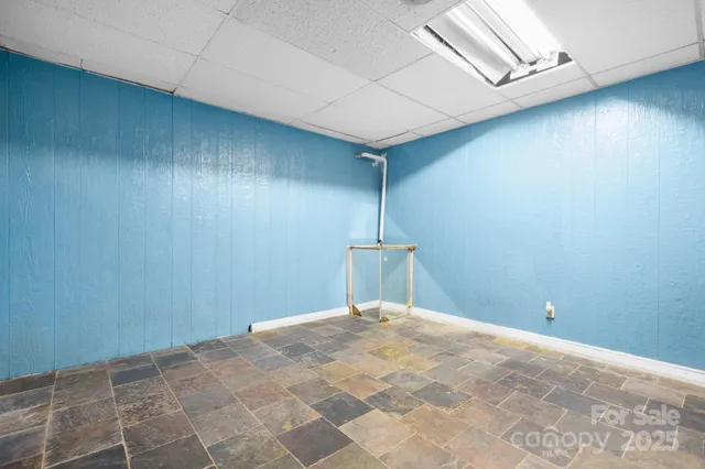 a view of a room with an empty space