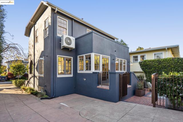 $1,695,000 | 6218 Manoa Street, Oakland, CA 94618