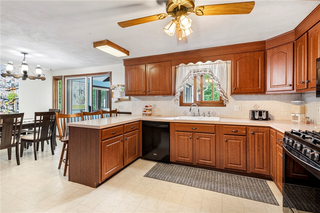 20 Harry L Andrews Road West Greenwich, RI 02817 - Photo 6 of 21