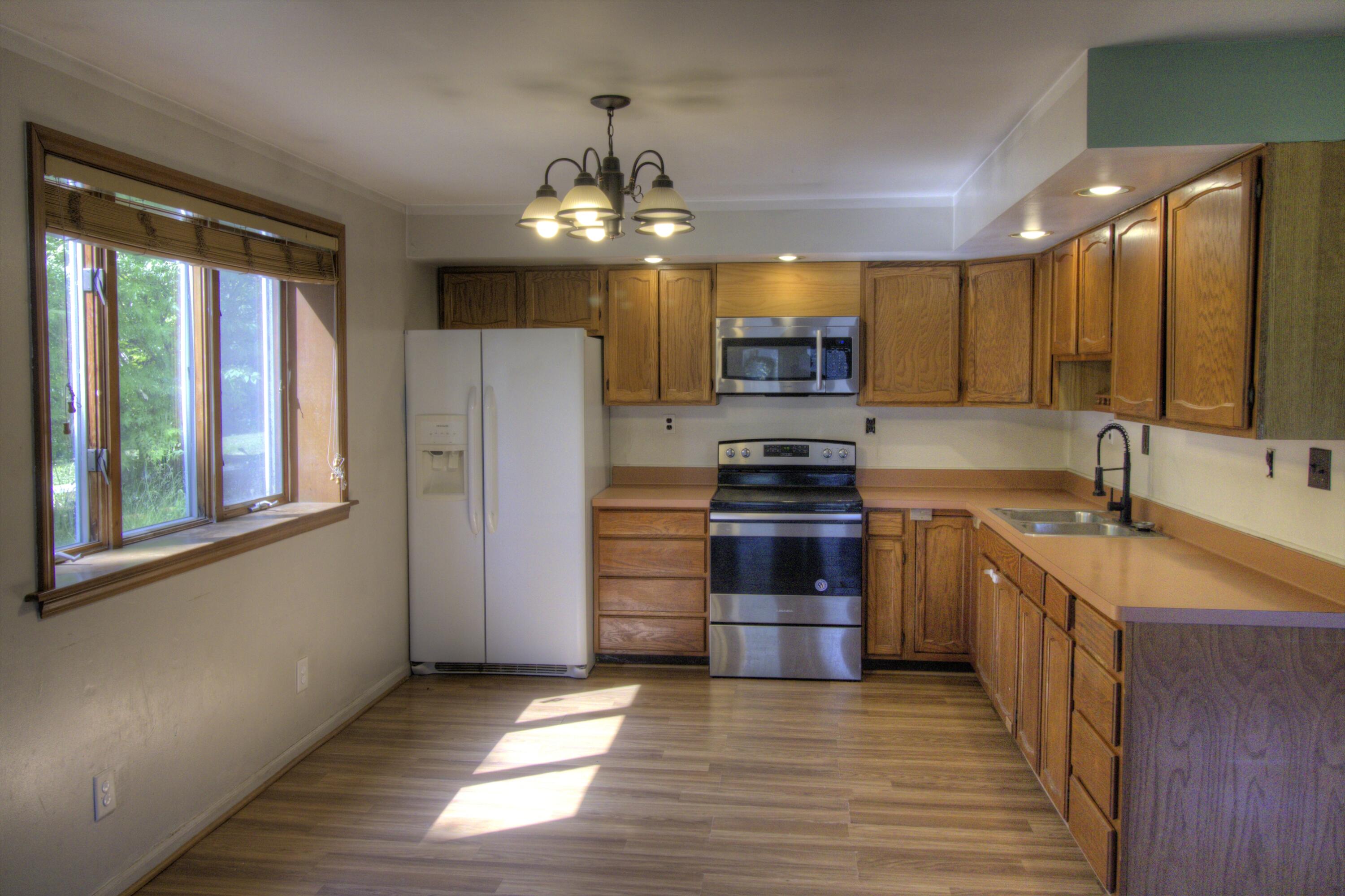 11525 West Remick Road Blanchard, MI 49310 - Photo 4 of 8 kitchen