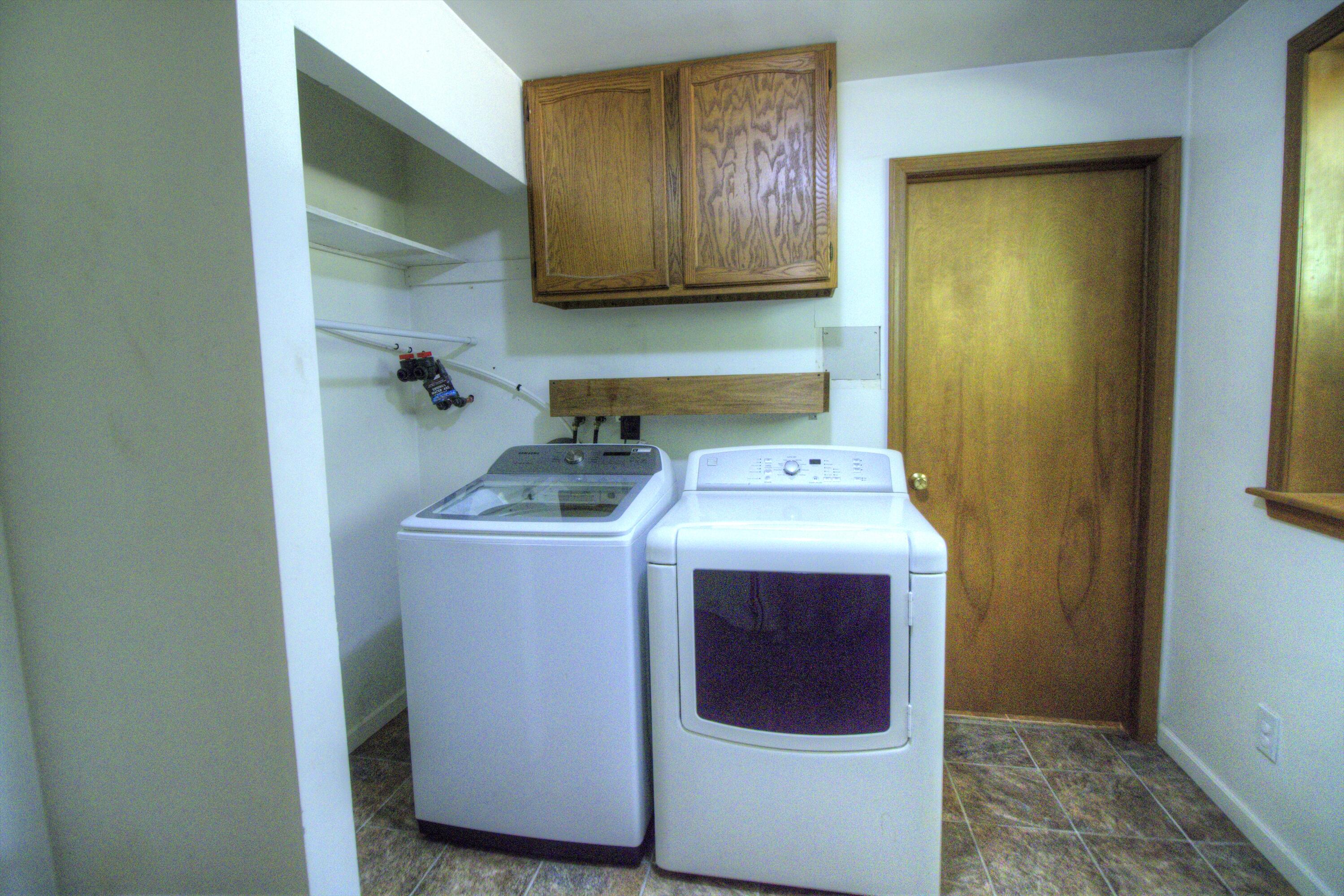11525 West Remick Road Blanchard, MI 49310 - Photo 8 of 8 Laundry