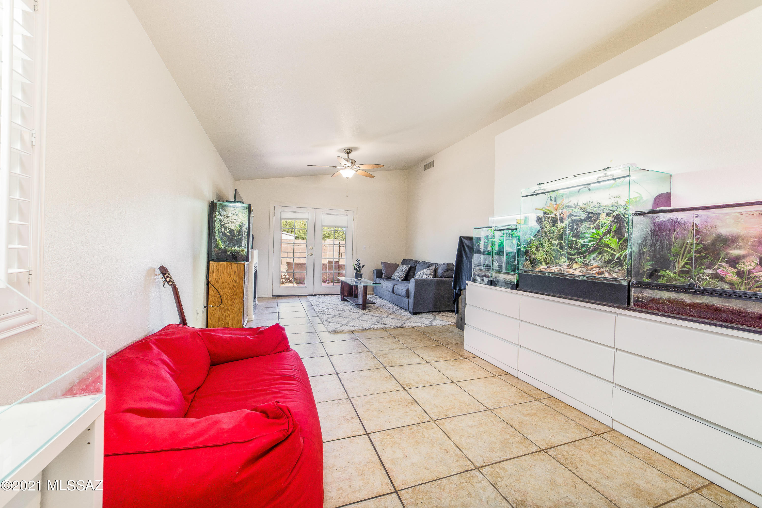 7325 East Cross Ridge Place Tucson, AZ 85710 - Photo 4 of 19