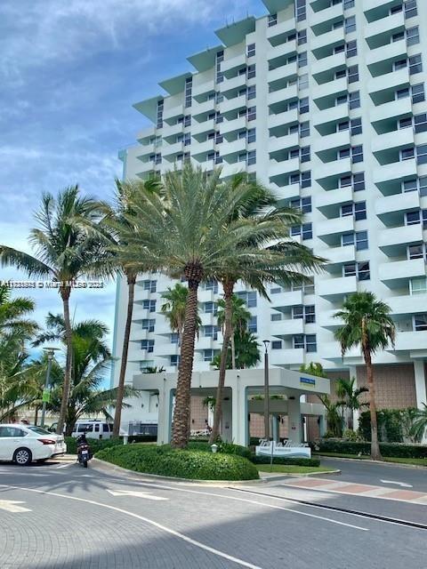 2899 Collins Avenue, Unit 548 Miami Beach, FL 33140 - Photo 21 of 22 a building view