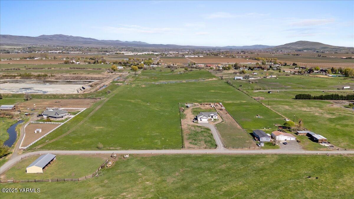 Nka Birchfield Road West, Unit LOT # 1C Yakima, WA 98901 - Photo 8 of 8 a view of a city