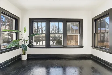 $328,000 | 306 Oak Crest Street, Waukegan, IL 60085