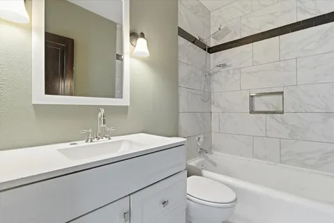 $328,000 | 306 Oak Crest Street, Waukegan, IL 60085