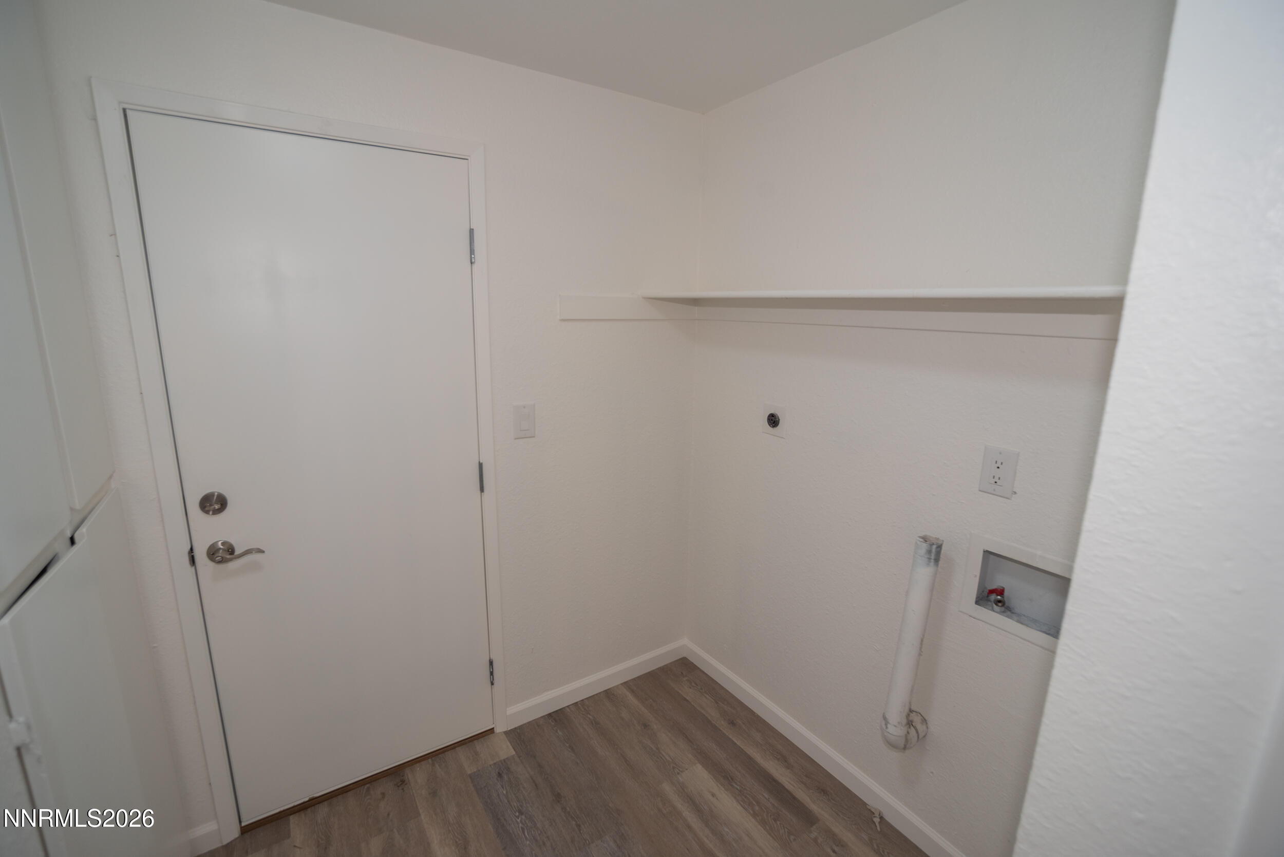1181 Wagon Wheel Circle Reno, NV 89503 - Photo 26 of 27 26 Hall Laundry - 42669