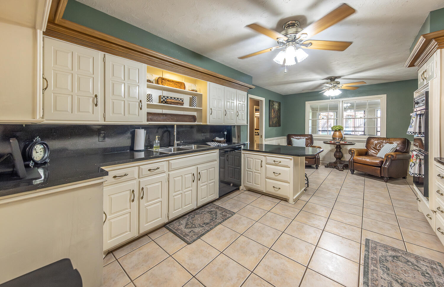 3312 59th Street Lubbock, TX 79413 - Photo 9 of 31 2L9A8506