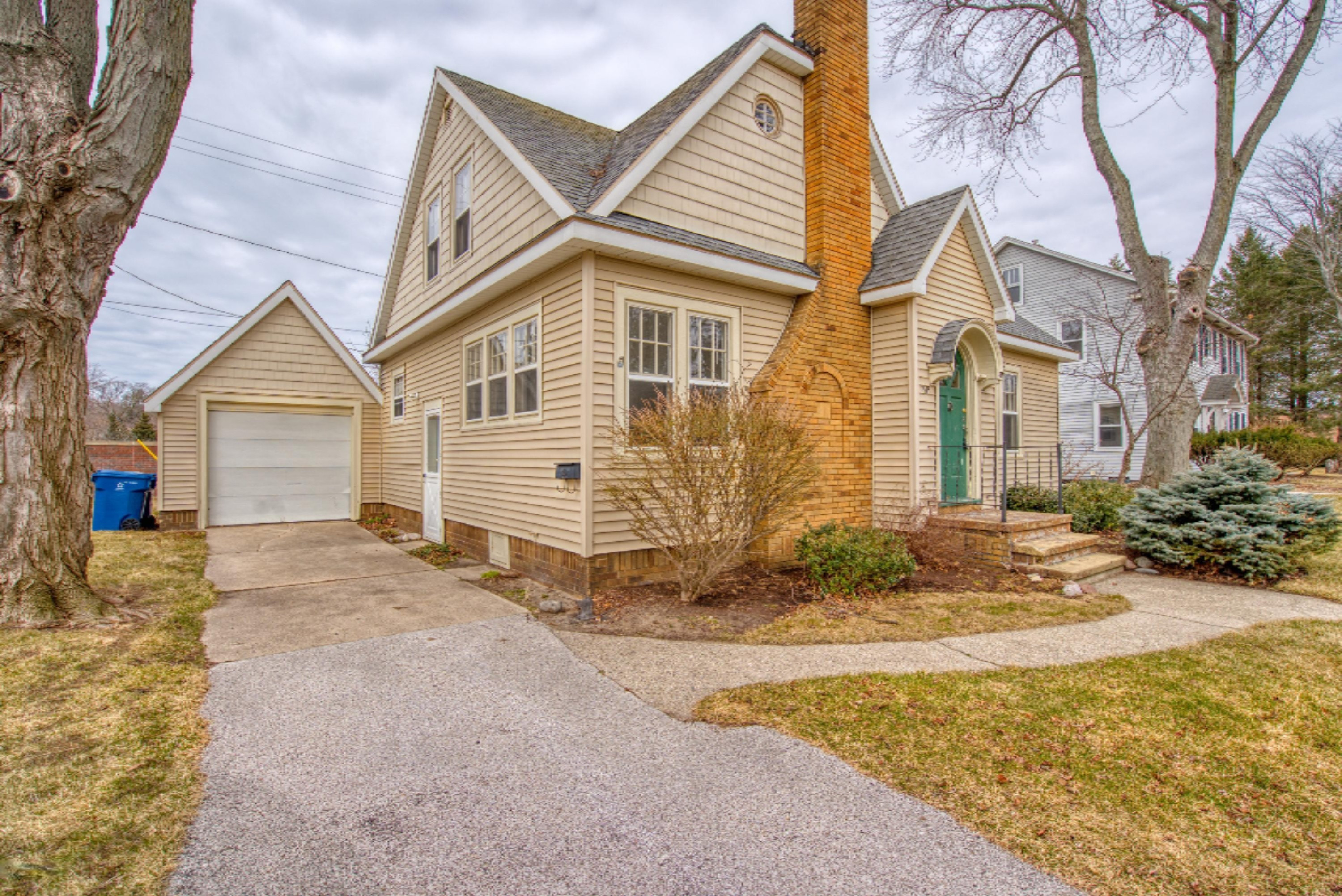 1515 Sheldon Road Grand Haven, MI 49417 - Photo 3 of 32 4. Front Angle Close