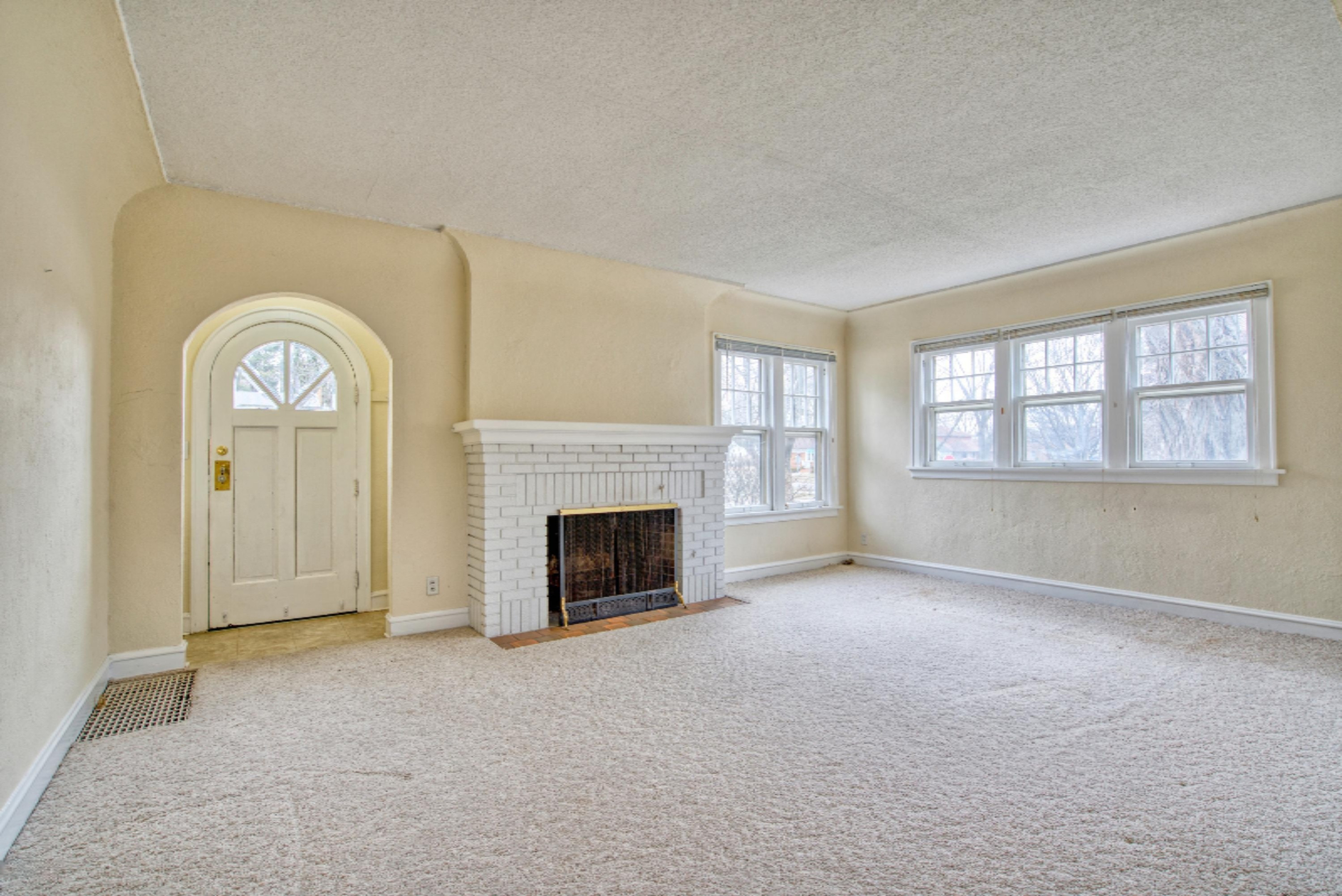 1515 Sheldon Road Grand Haven, MI 49417 - Photo 9 of 32 9. Living Room Angle