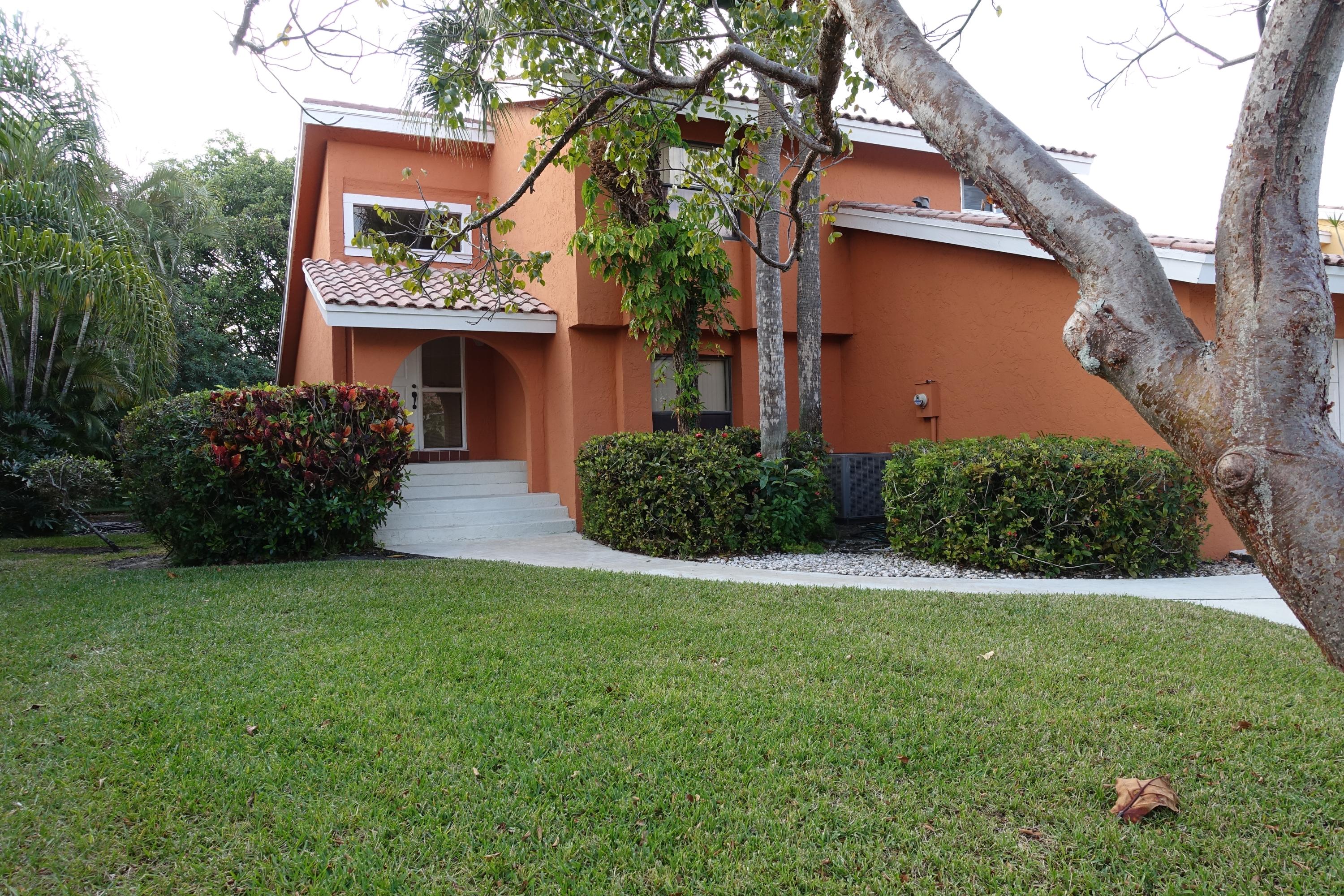 20797 Del Luna Drive Boca Raton, FL 33433 - Photo 1 of 2 Front Entrance