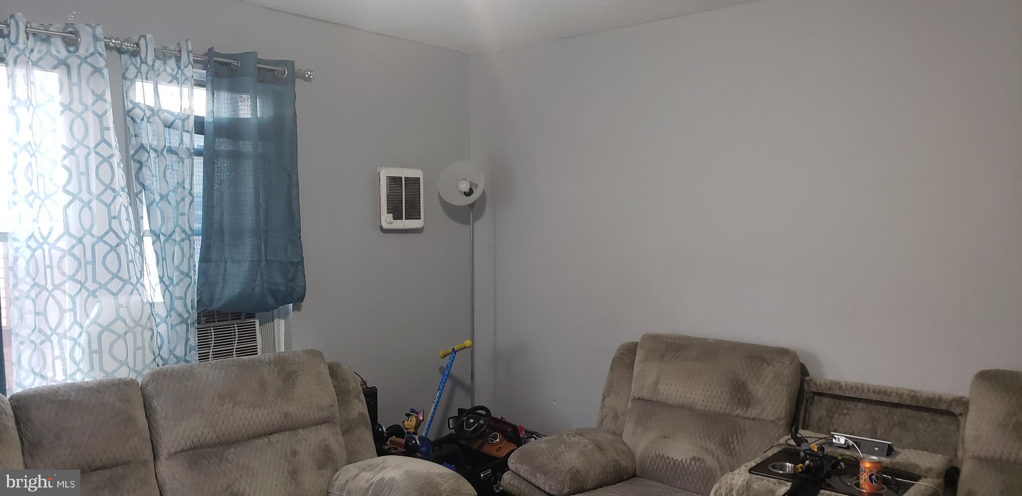 5000 Rorer Street Philadelphia, PA 19120 - Photo 3 of 8 Living Room