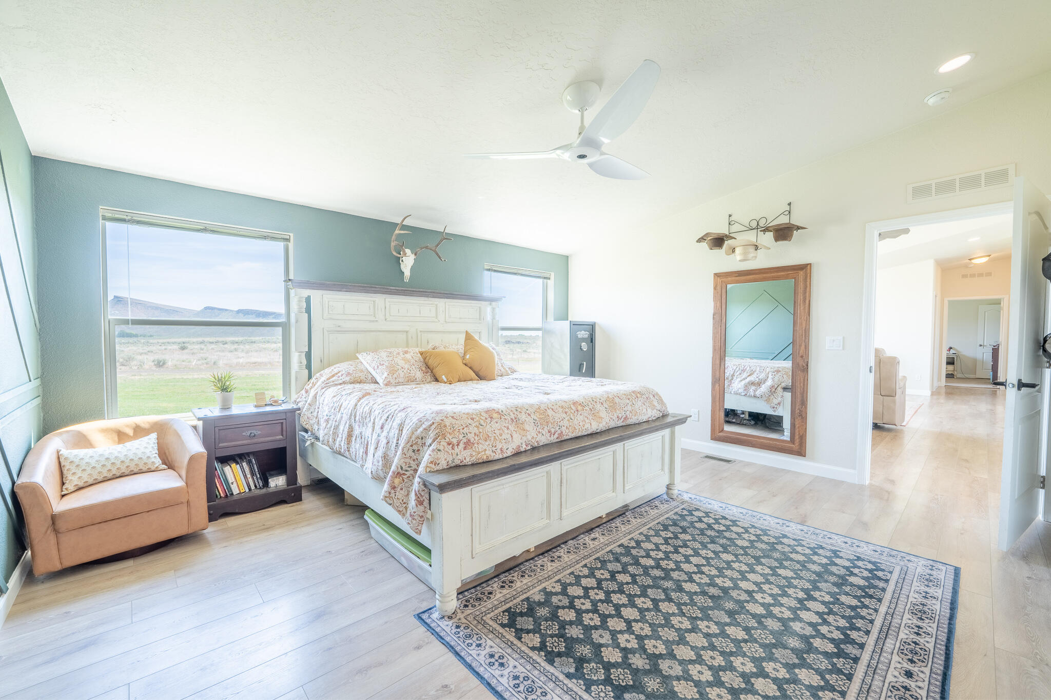 275 Cutoff Road Bellevue, ID 83313 - Photo 15 of 37 Primary Bedroom