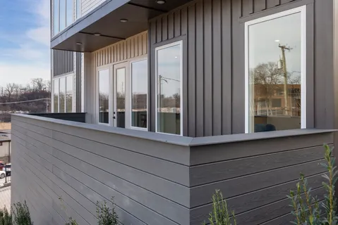 a view of a dirt yard