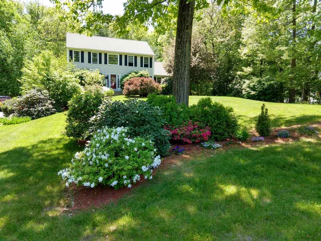 25 Montgomery Farm Road Derry, NH 03038 - Photo 1 of 40