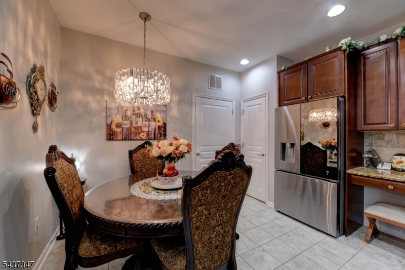 1113 Warren's Way Wanaque, NJ 07465 - Photo 11 of 26
