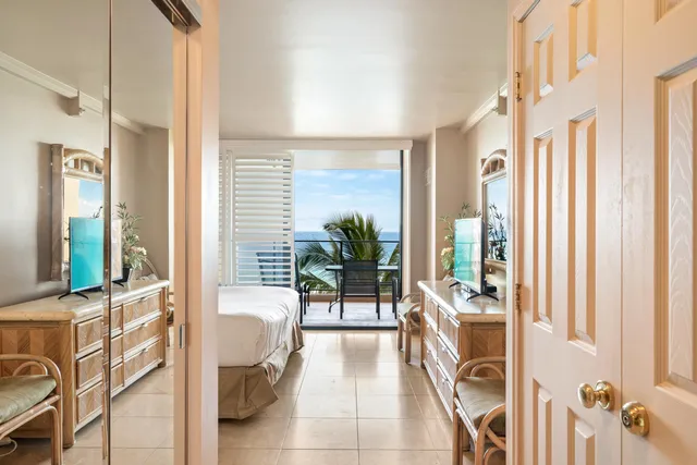 $2,150,000 | 110 Kaanapali Shores Place, Unit 711, Lahaina, HI 96761