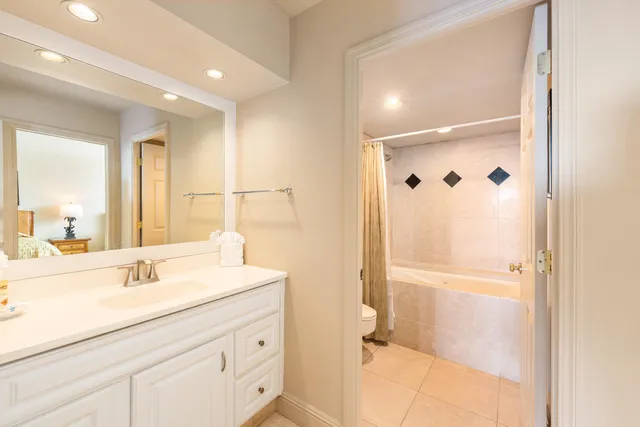 $2,150,000 | 110 Kaanapali Shores Place, Unit 711, Lahaina, HI 96761