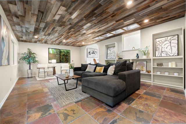 $2,375,000 | 3306 Donna Drive, Carlsbad, CA 92008