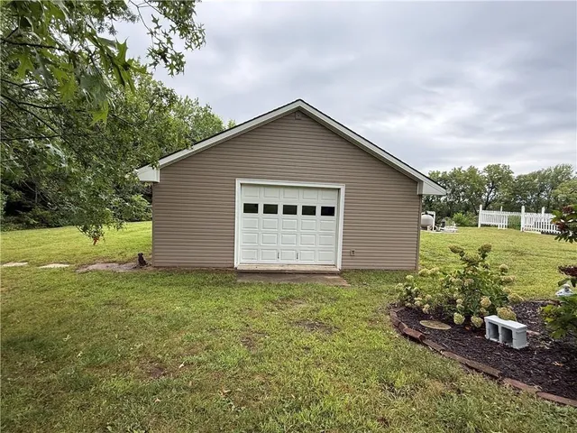 $799,999 | 12918 Lakeland Drive, St. Joseph, MO 64506