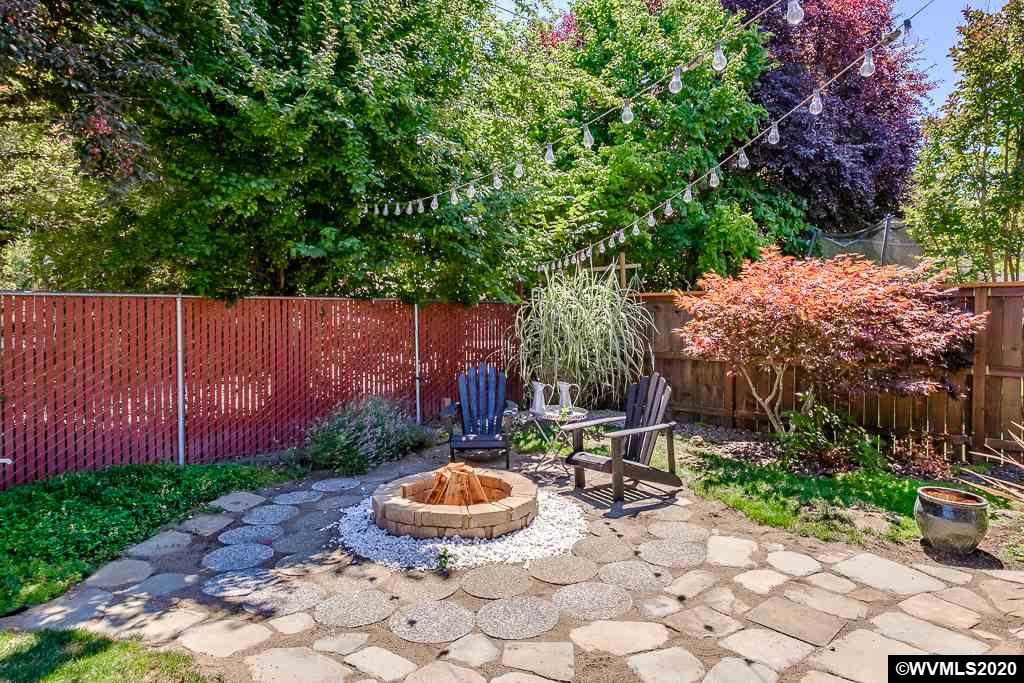 2041 Chase Loop Southwest Albany, OR 97321 - Photo 40 of 42 Gallery Image 40