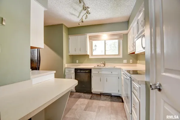 $120,000 | 2628 South Forrest Green Drive, Decatur, IL 62521