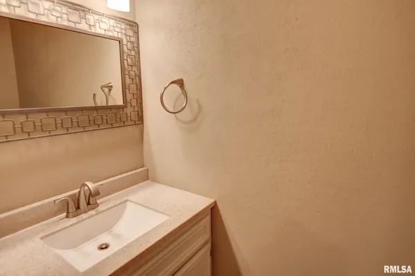 $120,000 | 2628 South Forrest Green Drive, Decatur, IL 62521