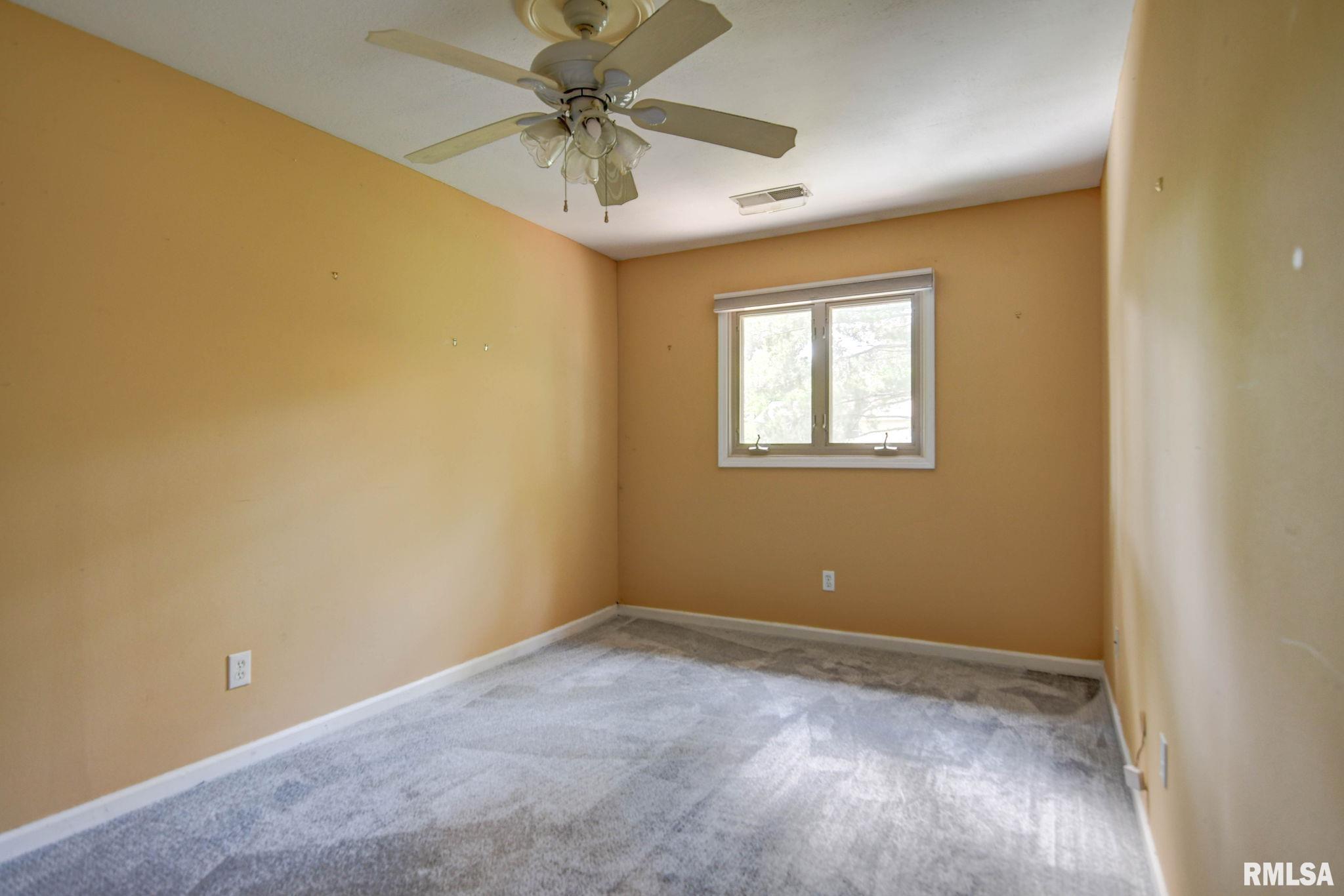 2628 South Forrest Green Drive Decatur, IL 62521 - Photo 16 of 17