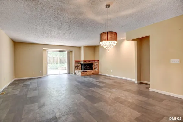 $120,000 | 2628 South Forrest Green Drive, Decatur, IL 62521