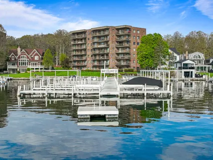$999,999 | 9 South Walworth Avenue, Unit 603, Williams Bay, WI 53191